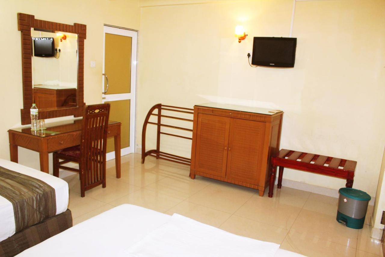 Green Grass Hotel & Restaurant Jaffna Bagian luar foto