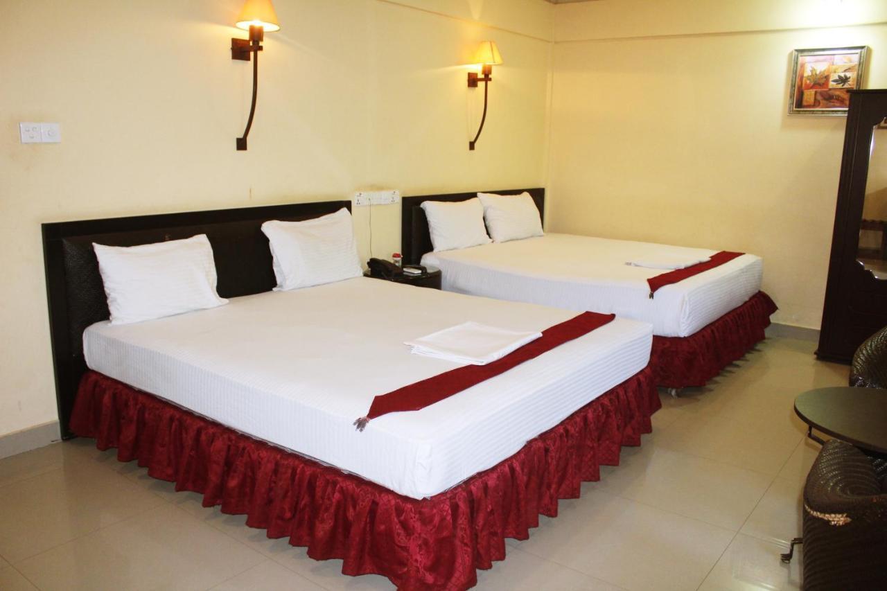 Green Grass Hotel & Restaurant Jaffna Bagian luar foto