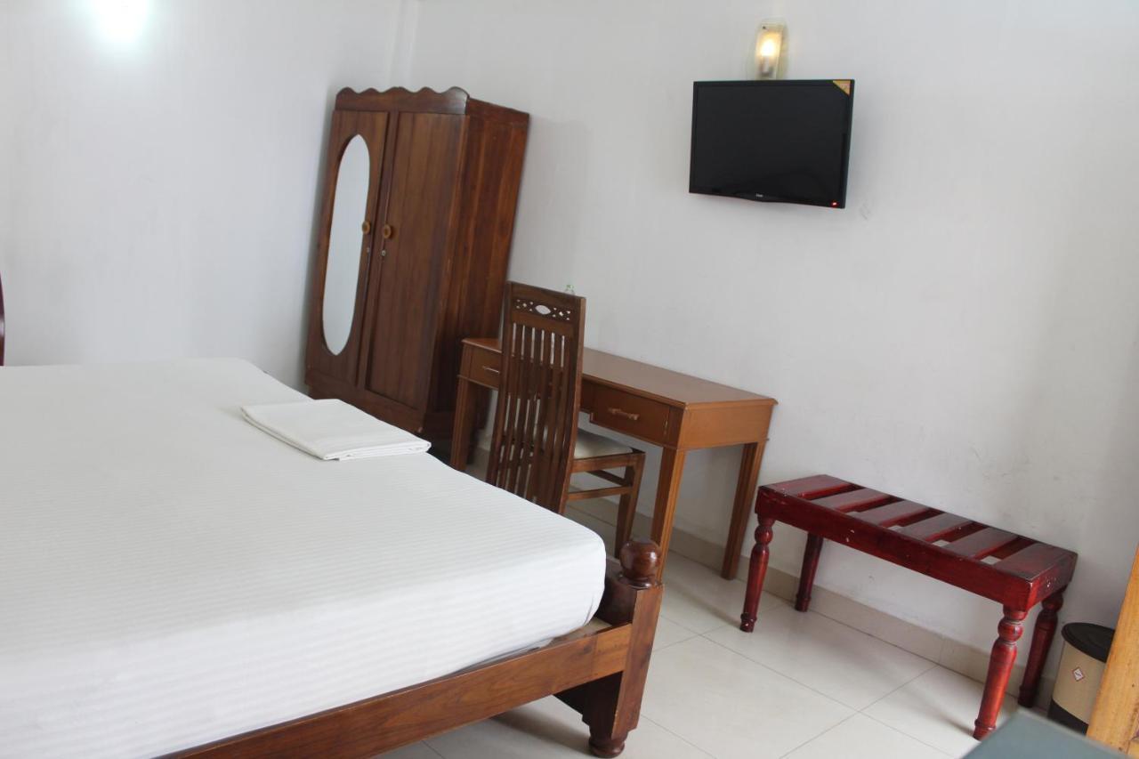 Green Grass Hotel & Restaurant Jaffna Bagian luar foto