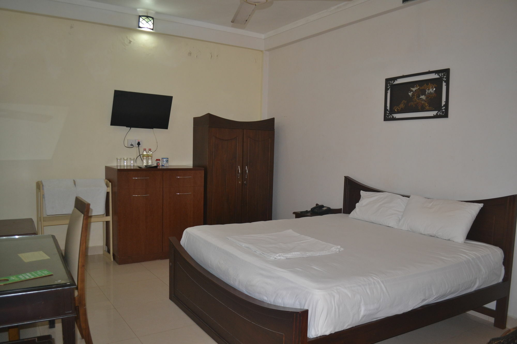 Green Grass Hotel & Restaurant Jaffna Bagian luar foto