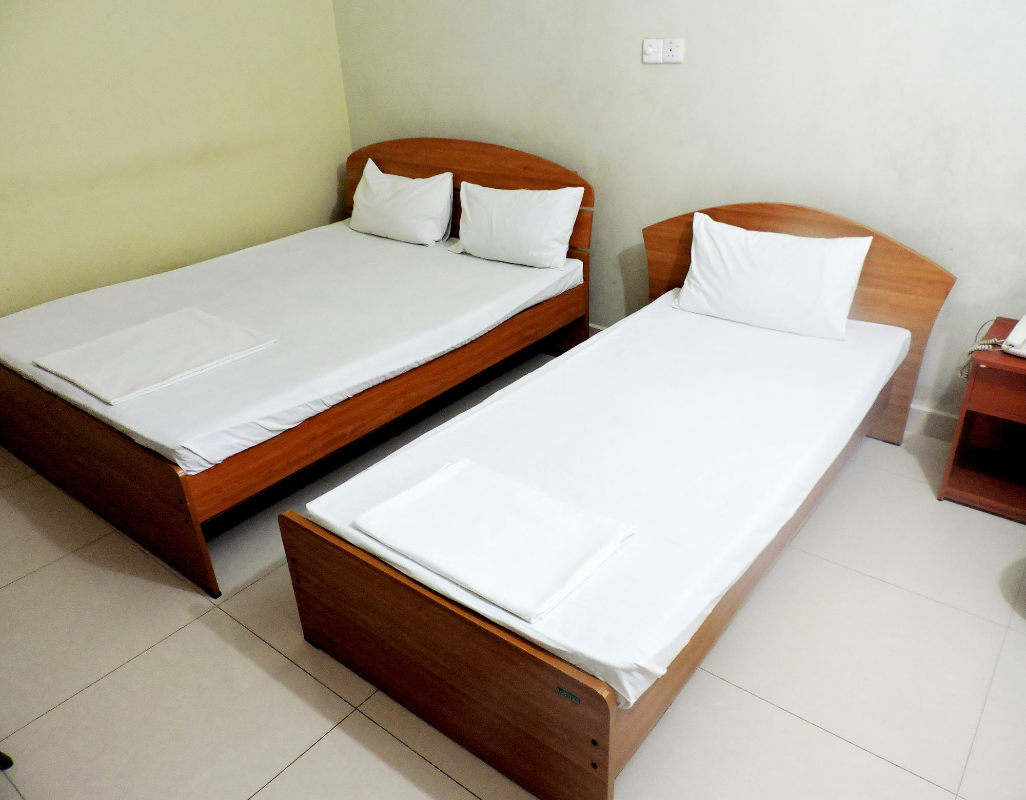 Green Grass Hotel & Restaurant Jaffna Bagian luar foto